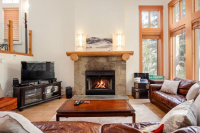 Spectacular Ski home with private hot tub Whistler
